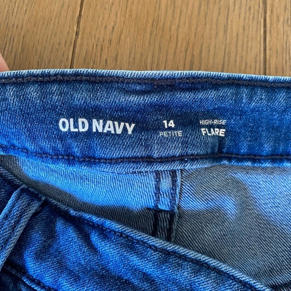 Old Navy High Rise Flare Jean - Picture 4 of 4